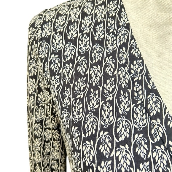 Ann taylor jersey knit navy blue and White leaf print Wrap Dress size 12T - Picture 5 of 10